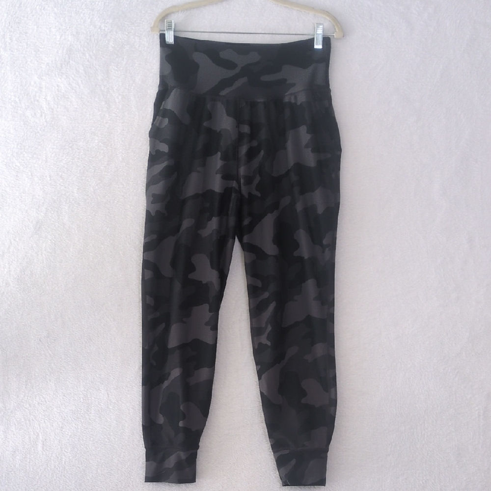 Old Navy‎ Active Gray Camo Active Elevate Leggings Size L